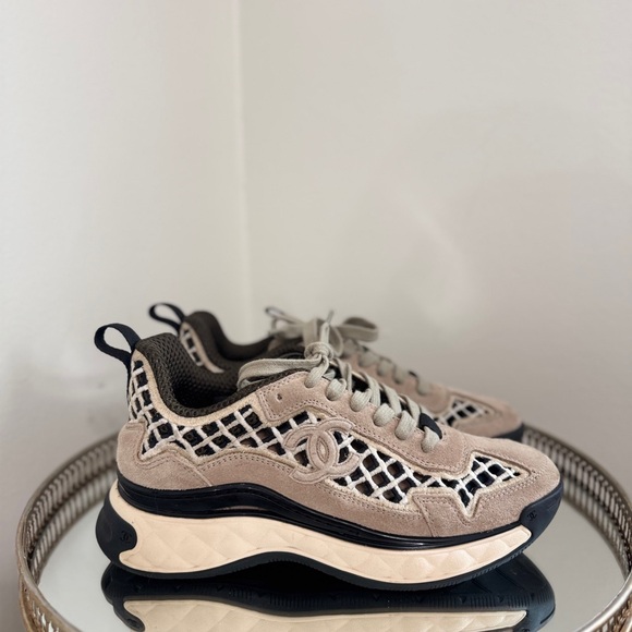 Authentic Chanel suede CC interlocking sneakers with Open net - Picture 3 of 10